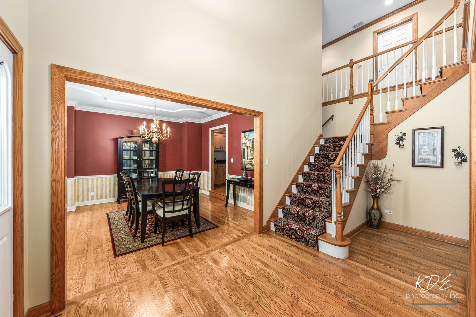 1032 Hamlet Road Naperville, IL 60564 - Photo 4 of 38 a view of living room filled with furniture and wooden floor