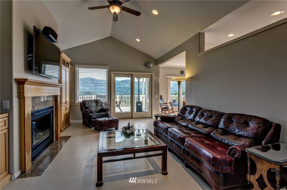4644 Raptor Lane Bellingham, WA 98229 - Photo 3 of 25 Gallery Image 3