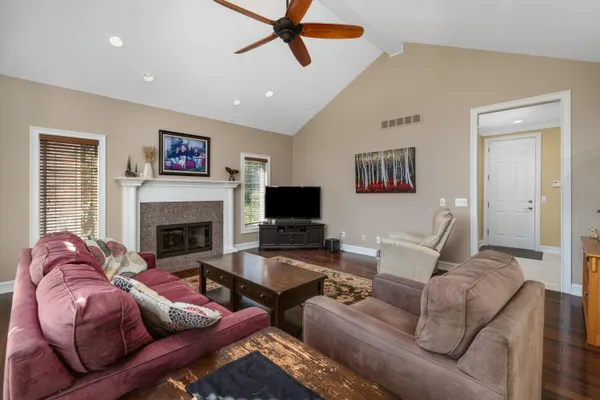 $4,000 | 7040 Royal Villa Court, Canton, MI 48187