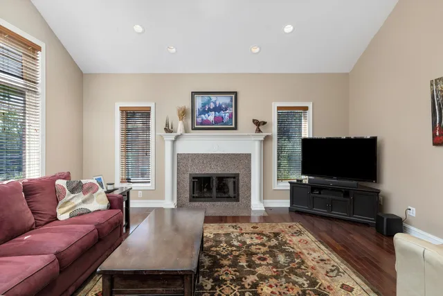 $4,000 | 7040 Royal Villa Court, Canton, MI 48187