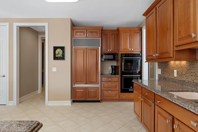 $4,000 | 7040 Royal Villa Court, Canton, MI 48187