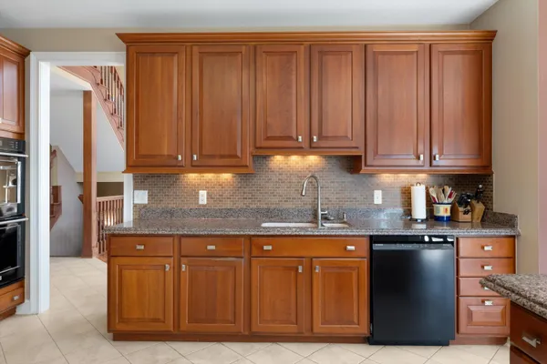 $4,000 | 7040 Royal Villa Court, Canton, MI 48187