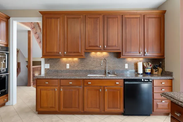 $4,000 | 7040 Royal Villa Court, Canton, MI 48187