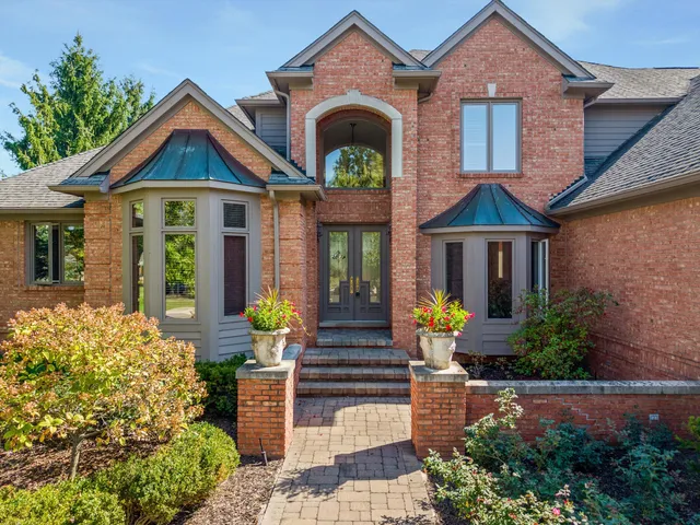 $4,000 | 7040 Royal Villa Court, Canton, MI 48187