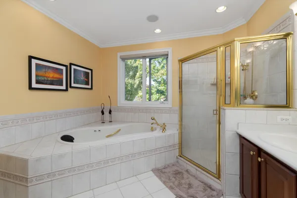 $4,000 | 7040 Royal Villa Court, Canton, MI 48187