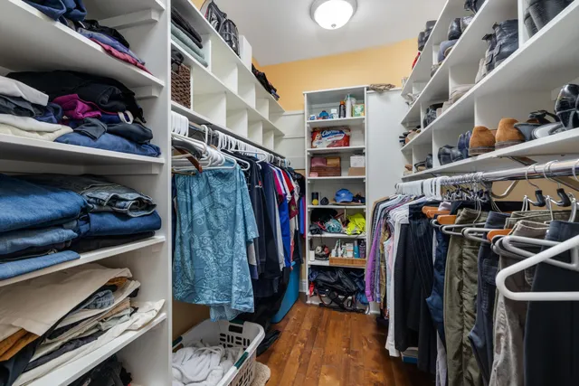 $4,000 | 7040 Royal Villa Court, Canton, MI 48187