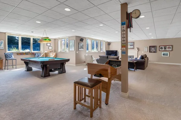 $4,000 | 7040 Royal Villa Court, Canton, MI 48187