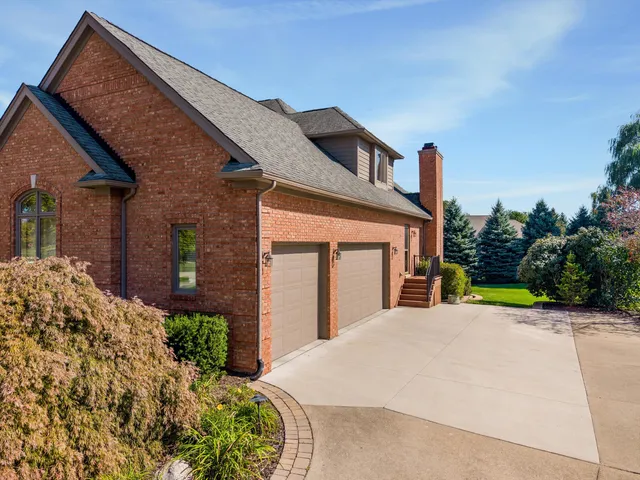 $4,000 | 7040 Royal Villa Court, Canton, MI 48187