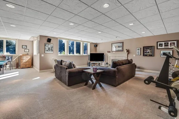 $4,000 | 7040 Royal Villa Court, Canton, MI 48187