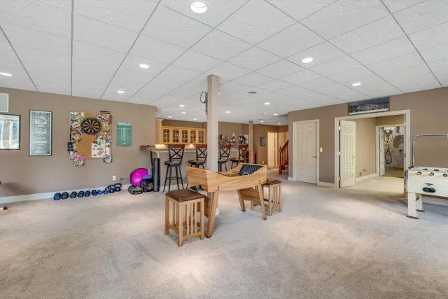 $4,000 | 7040 Royal Villa Court, Canton, MI 48187