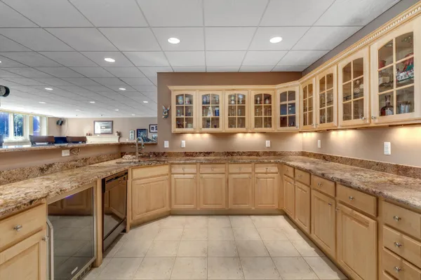 $4,000 | 7040 Royal Villa Court, Canton, MI 48187