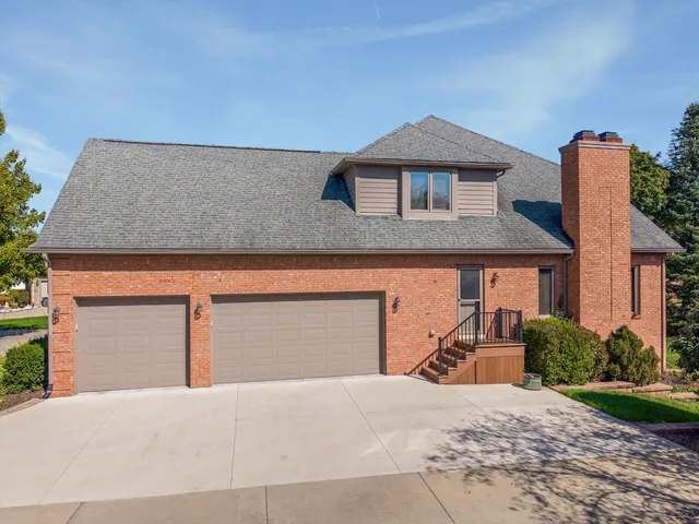 $4,000 | 7040 Royal Villa Court, Canton, MI 48187