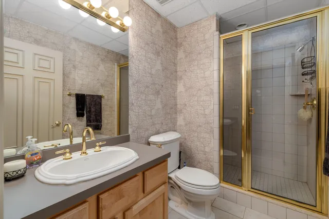 $4,000 | 7040 Royal Villa Court, Canton, MI 48187