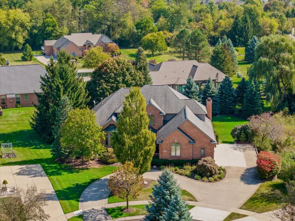 $4,000 | 7040 Royal Villa Court, Canton, MI 48187