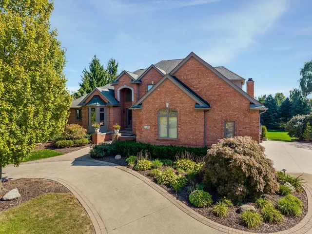 $4,000 | 7040 Royal Villa Court, Canton, MI 48187