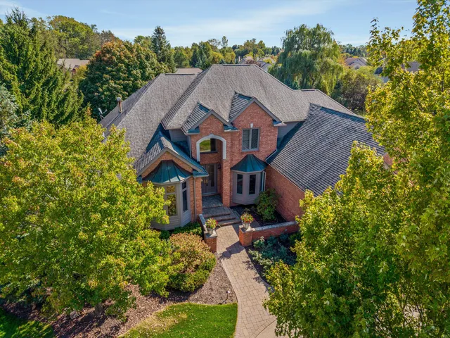 $4,000 | 7040 Royal Villa Court, Canton, MI 48187