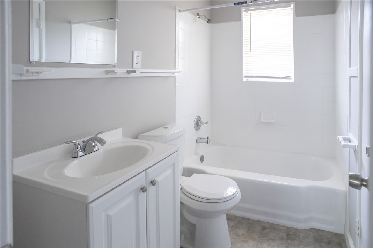 1757 Sea Isle Road Memphis, TN 38117 - Photo 6 of 12 Gallery Image 6