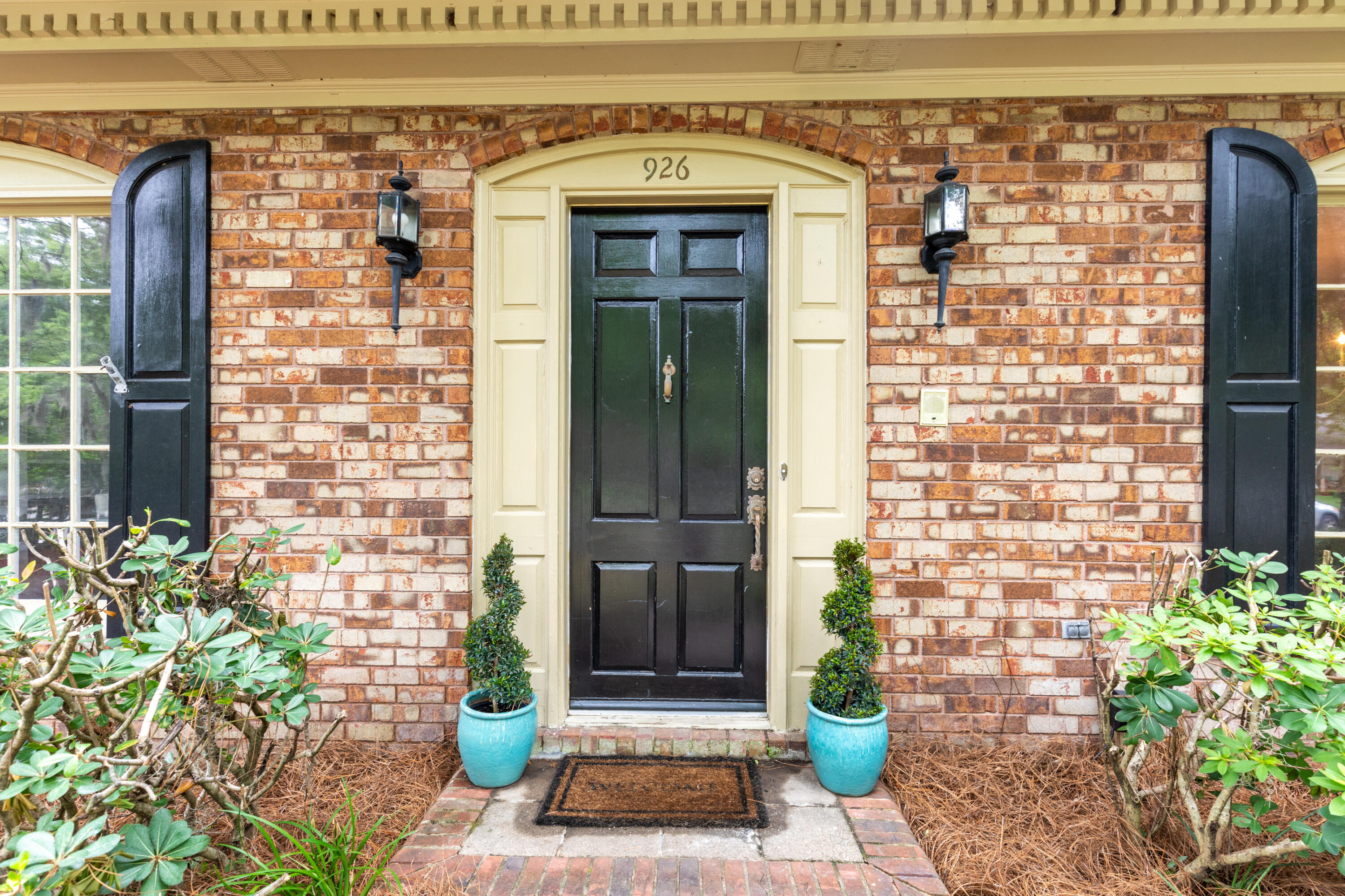 926 Regatta Road Charleston, SC 29412 - Photo 2 of 49 Brick Front Exterior
