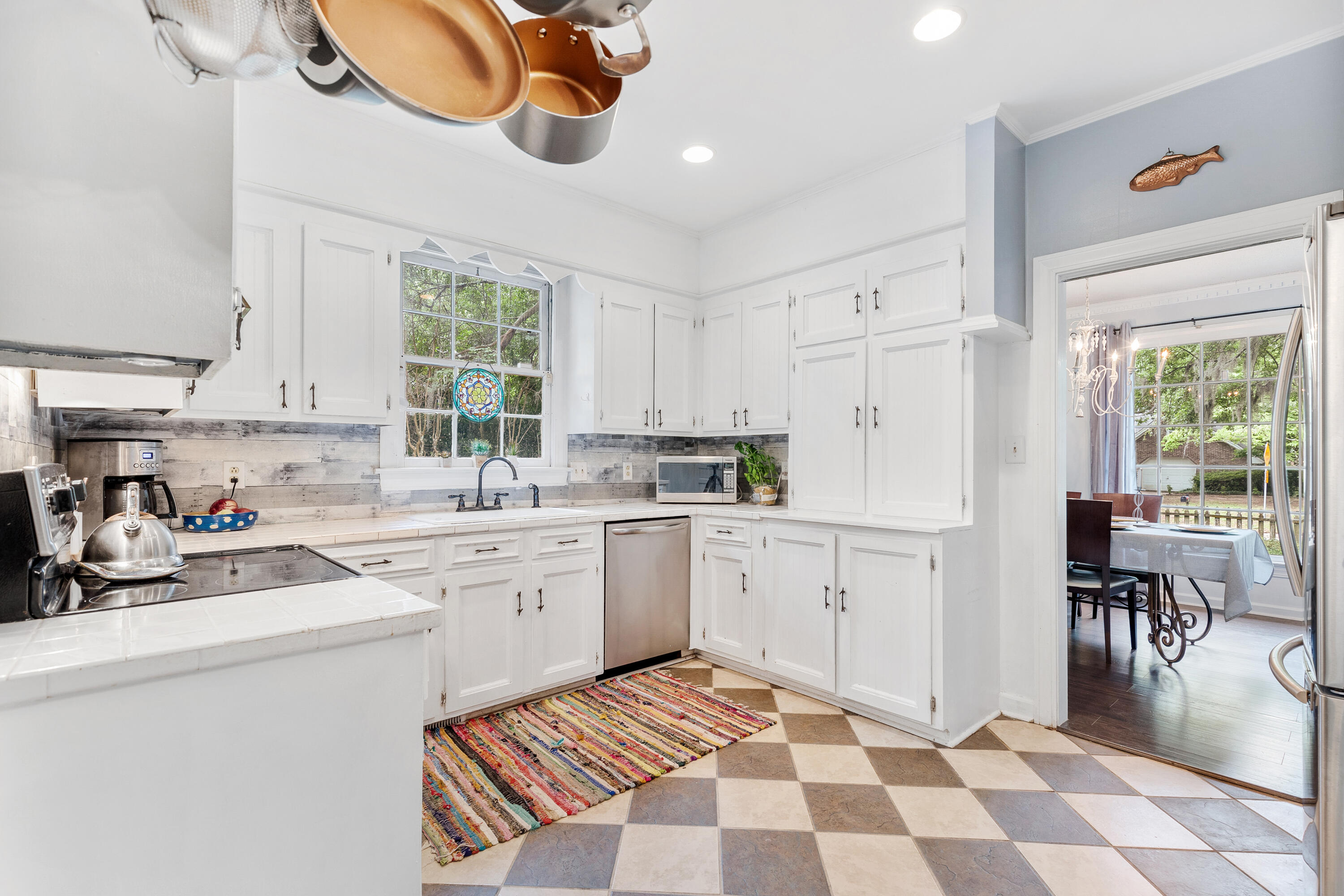 926 Regatta Road Charleston, SC 29412 - Photo 15 of 49 Kitchen with Natural Light