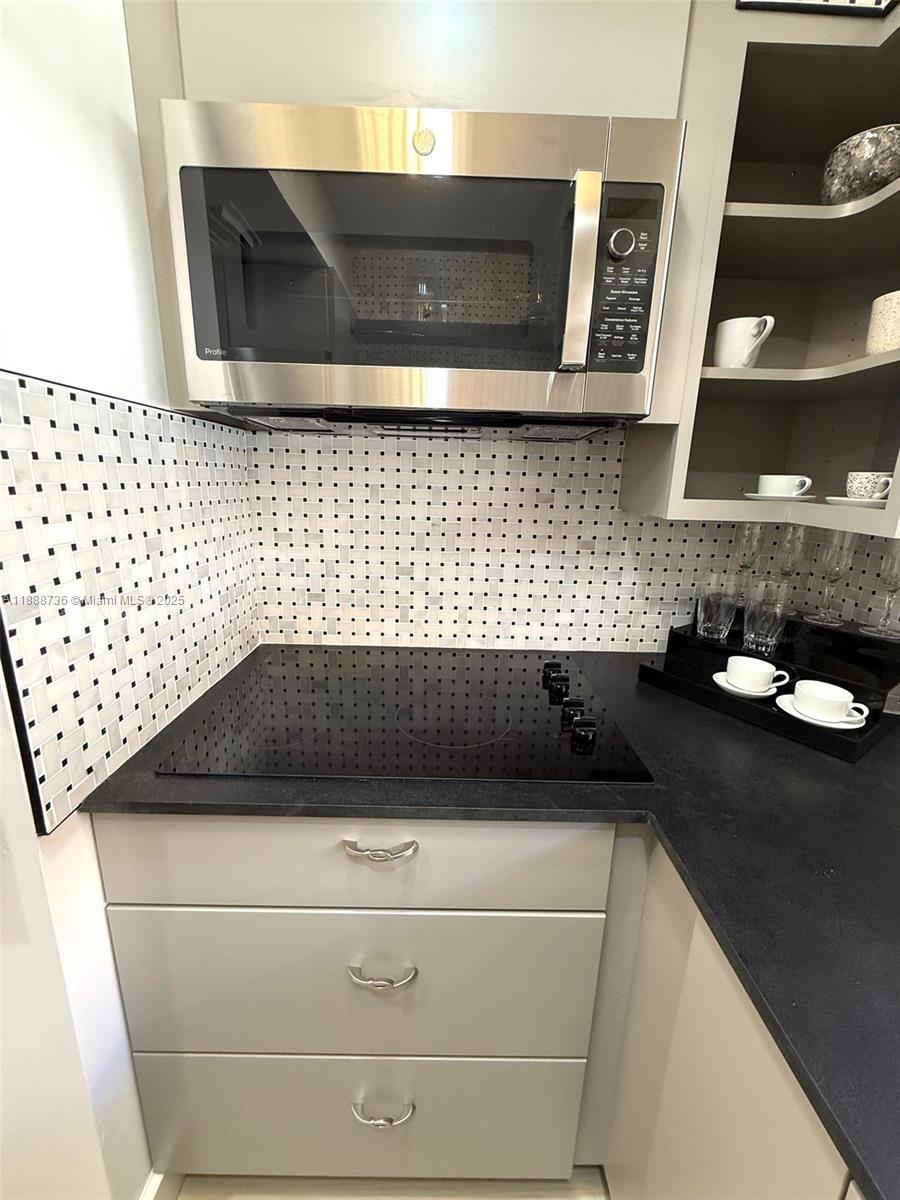 199 Southwest 12th Avenue, Unit 404A Miami, FL 33130 - Photo 24 of 65 Stainless Steel Microwave
