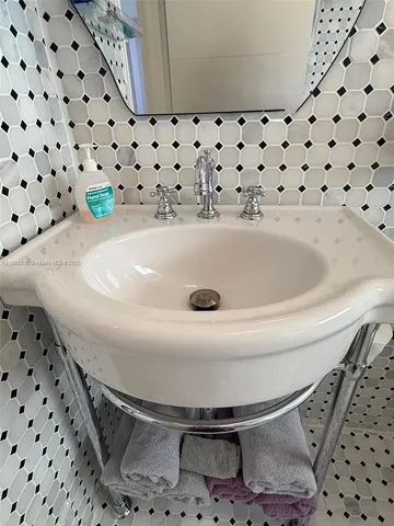 a view of walk in closet