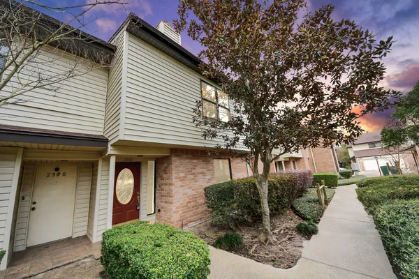 $2,500 | 2588 Bering Drive, Houston, TX 77057