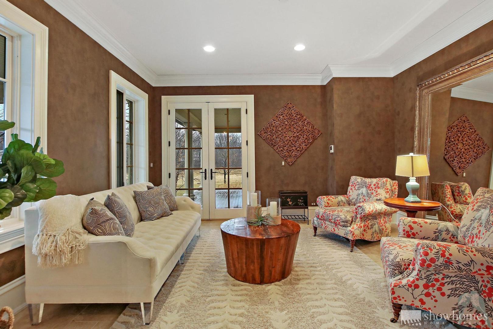 3149 Cuba Road Long Grove, IL 60047 - Photo 18 of 26 a living room with furniture and a potted plant
