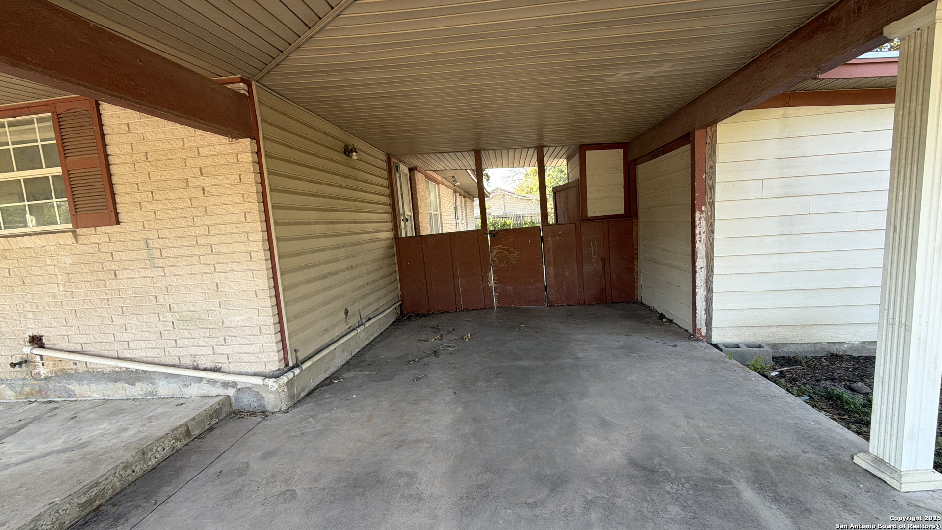 218 Graham Road Kenedy, TX 78119 - Photo 17 of 19 a view of a garage