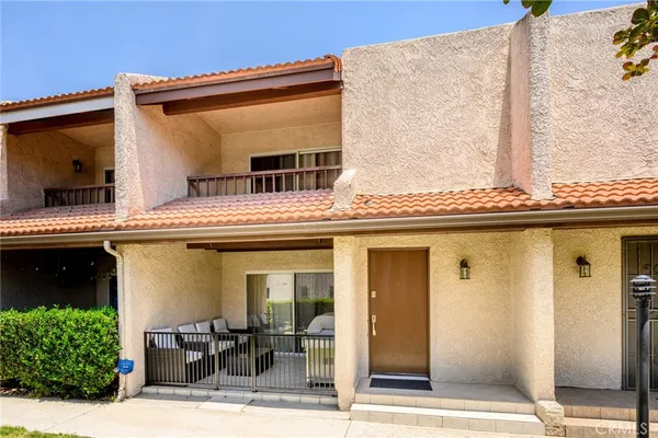 $4,000 | 7815 Vía Genova, Burbank, CA 91504
