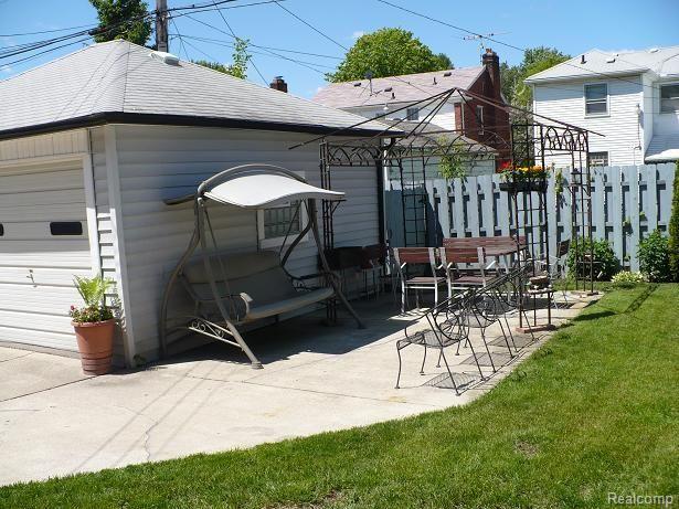 14037 Stahelin Road Detroit, MI 48223 - Photo 2 of 15 GARAGE