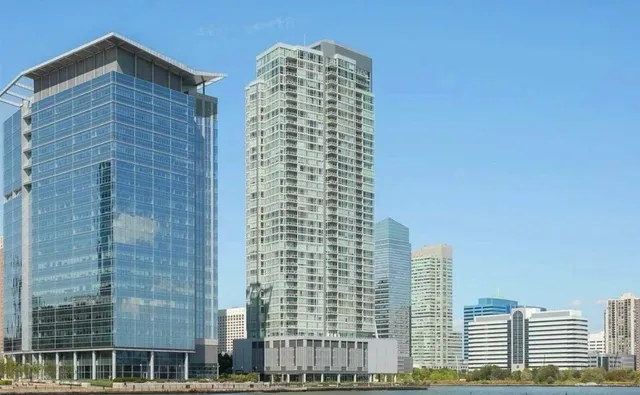 $7,200 | 2 2nd Street, Unit 703, Jersey City, NJ 07302