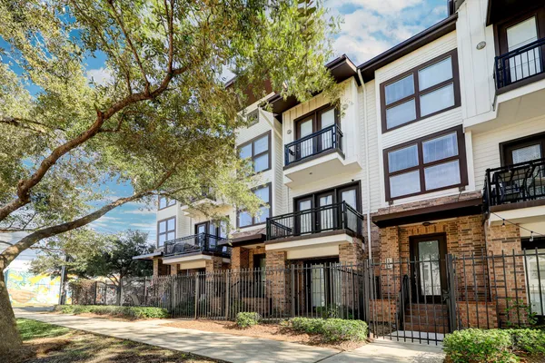 $3,200 | 1305 Delano Street, Houston, TX 77003