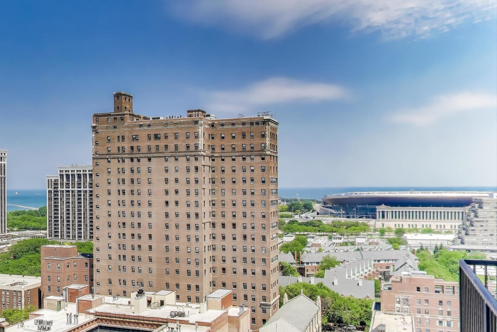 1464 South Michigan Avenue, Unit 1609 Chicago, IL 60605 - Photo 13 of 45 a view of a building