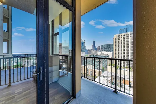 $379,999 | 1464 South Michigan Avenue, Unit 1609, Chicago, IL 60605