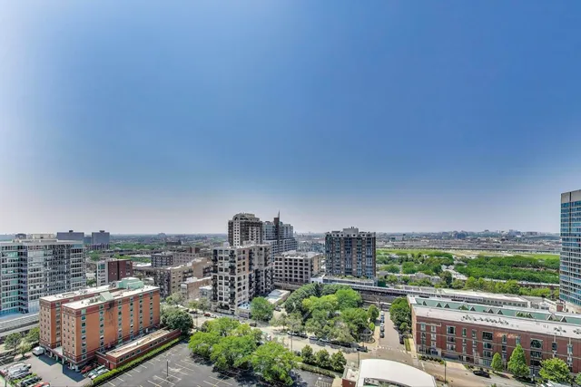 $379,999 | 1464 South Michigan Avenue, Unit 1609, Chicago, IL 60605