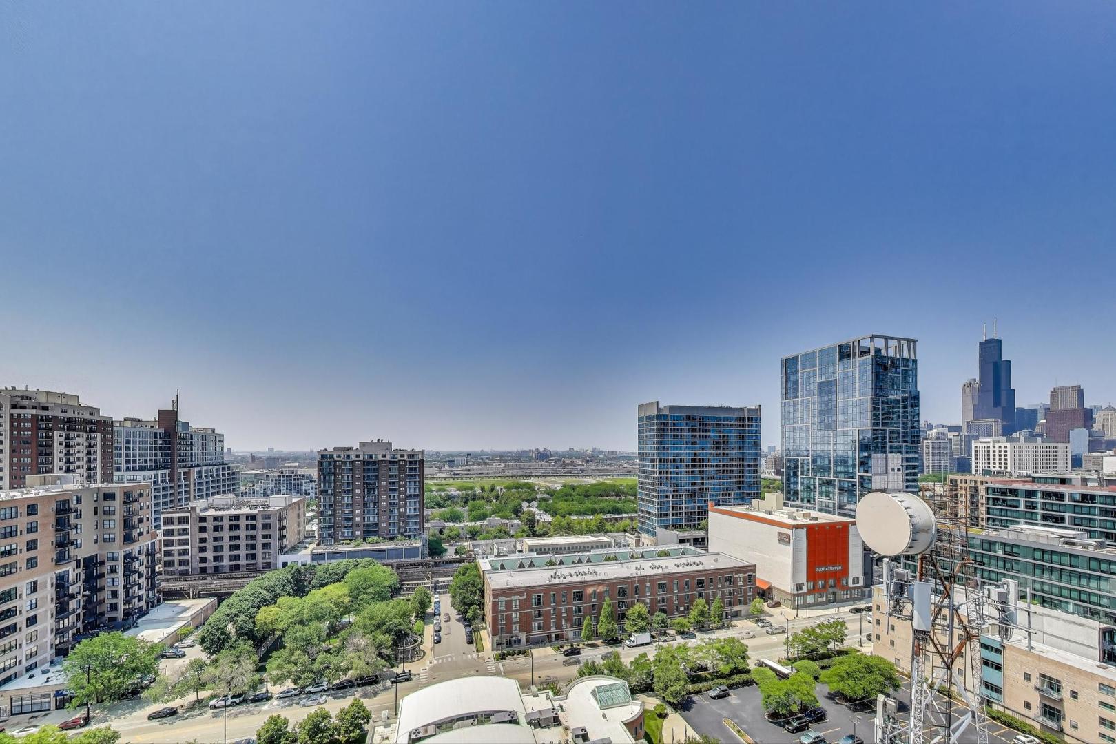 1464 South Michigan Avenue, Unit 1609 Chicago, IL 60605 - Photo 30 of 45 a view of a city