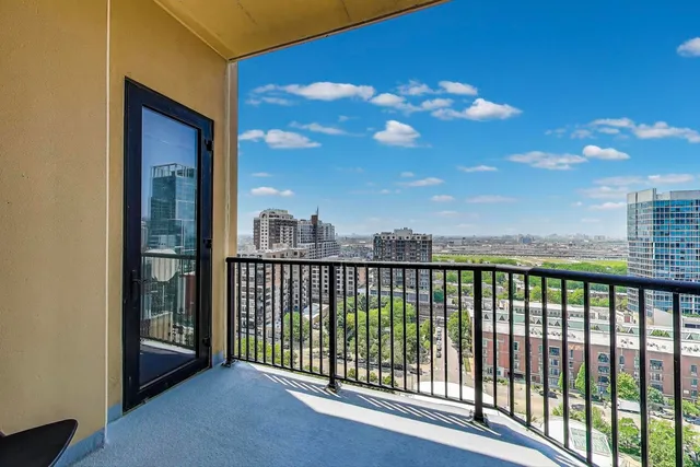 $379,999 | 1464 South Michigan Avenue, Unit 1609, Chicago, IL 60605