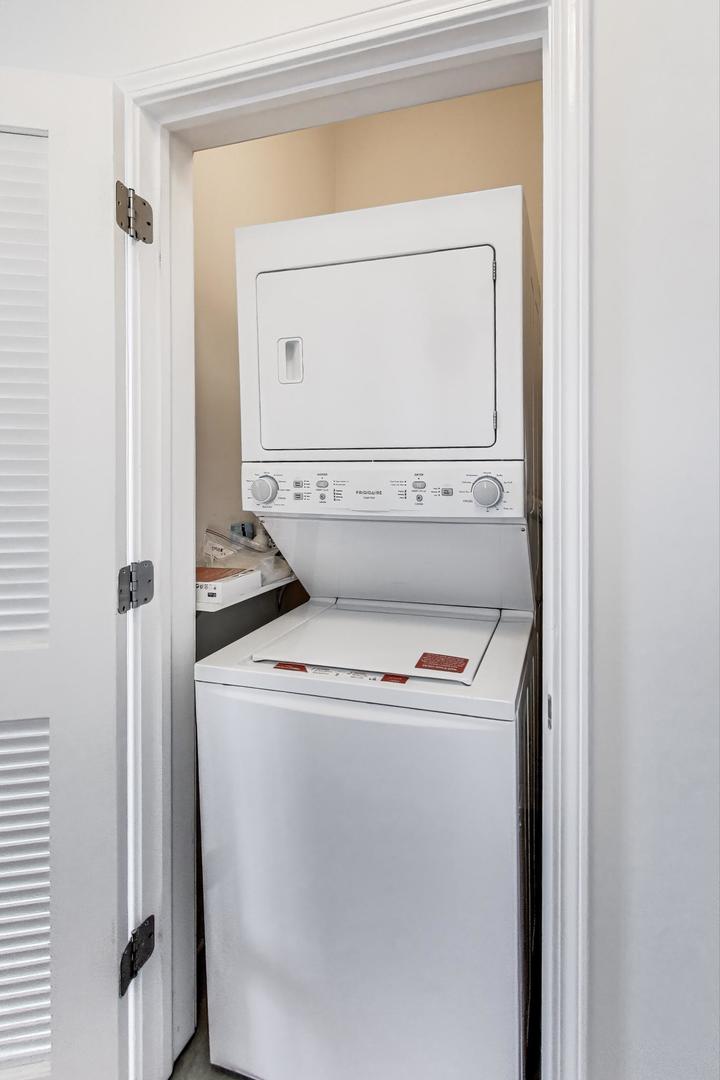 1464 South Michigan Avenue, Unit 1609 Chicago, IL 60605 - Photo 41 of 45 a utility room with dryer and washer