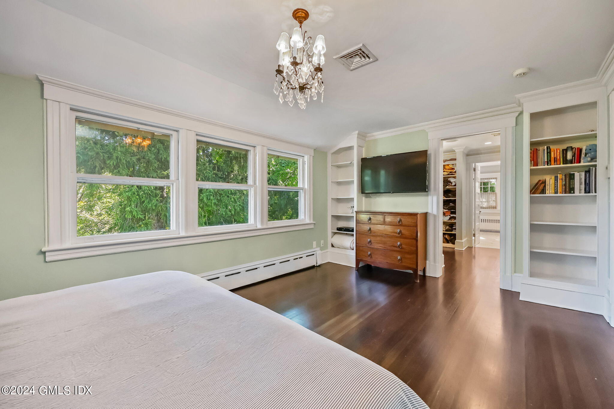 147 Old Church Road Greenwich, CT 06830 - Photo 23 of 32 Primary Bedroom