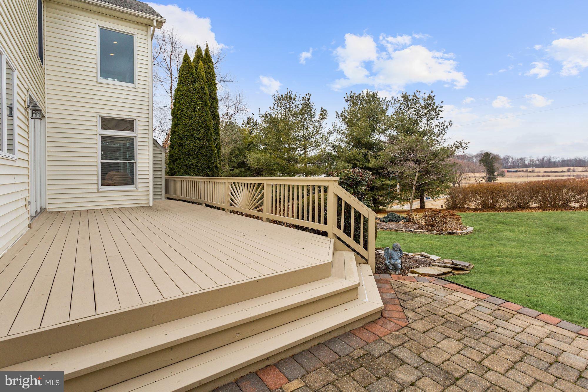 2976 Lonesome Dove Road Mount Airy, MD 21771 - Photo 24 of 30 Deck