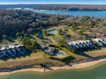 $1,699,000 | 6 Lady Jane Way, Northport, NY 11768
