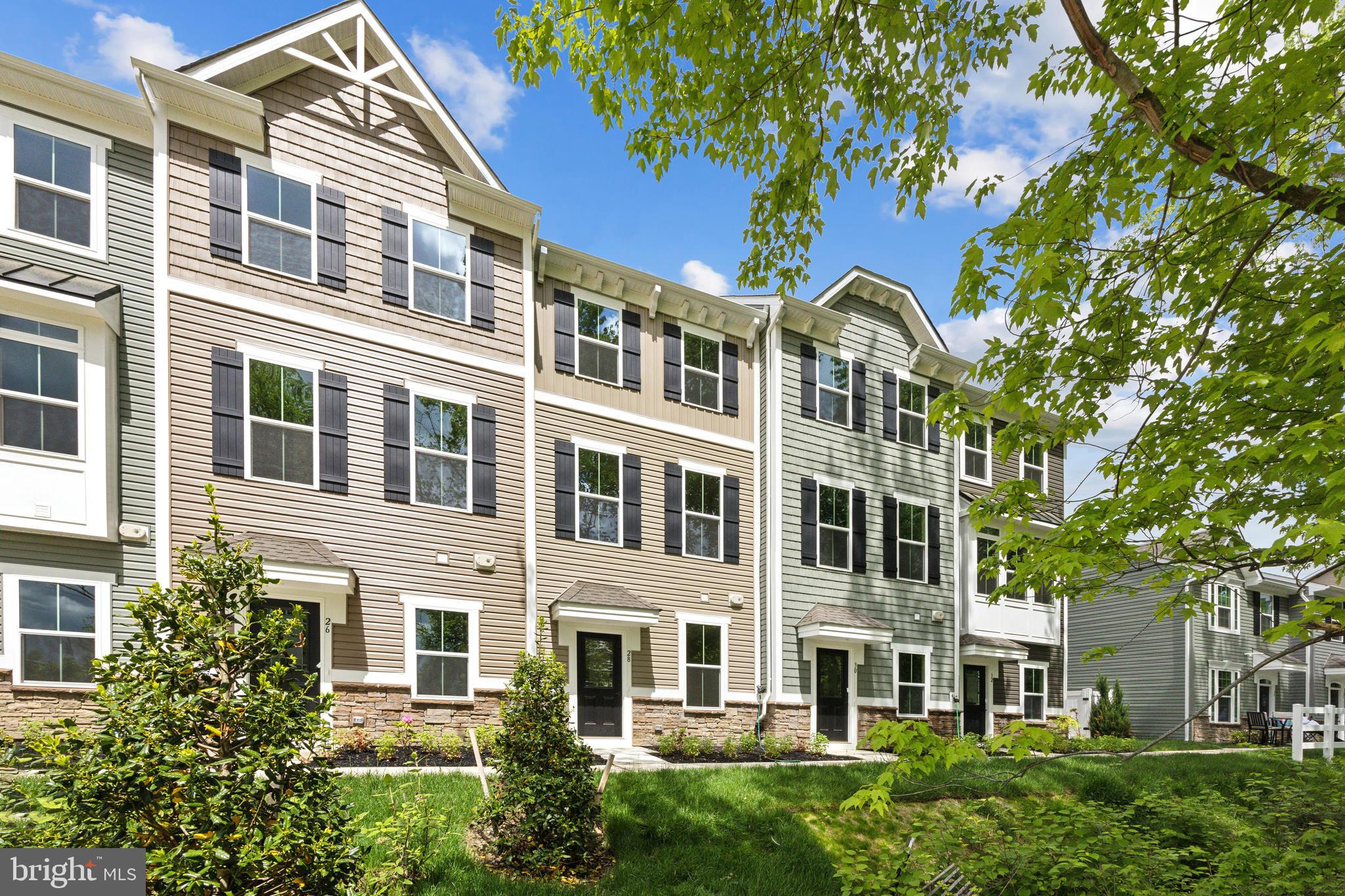 28 Sidney Lane Stratford, NJ 08084 - Photo 2 of 30 a front view of a building