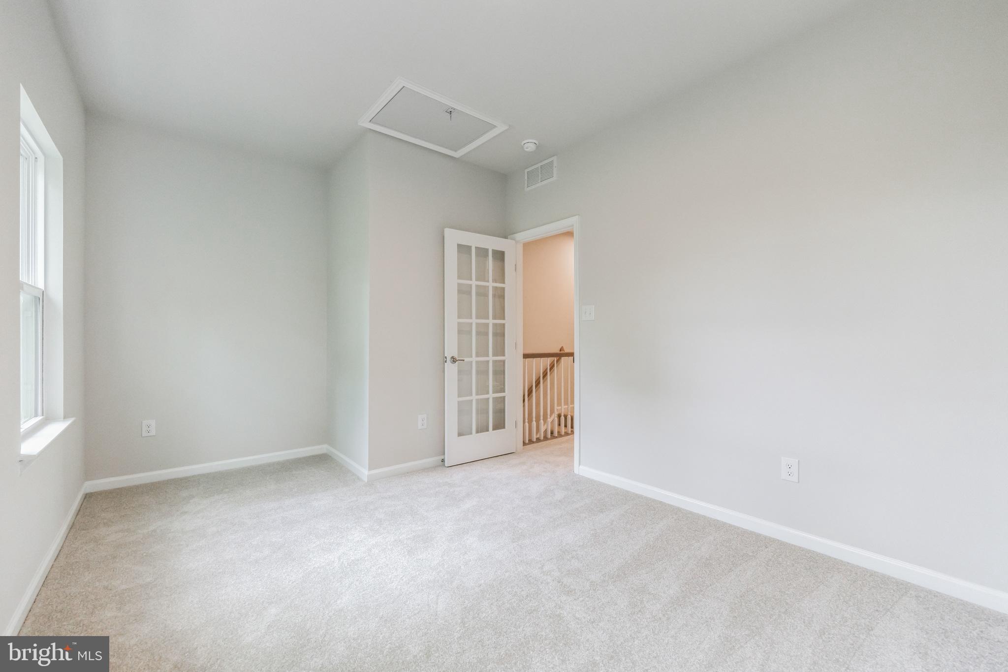 28 Sidney Lane Stratford, NJ 08084 - Photo 25 of 30 an empty room with windows