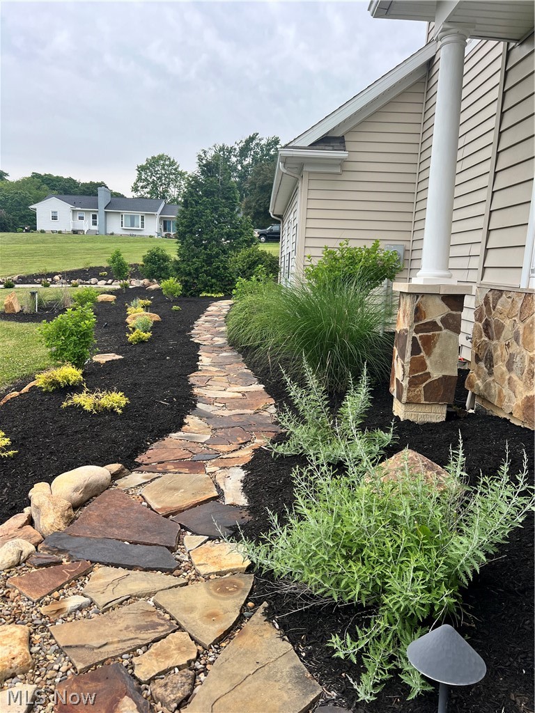 41 West Nimisila Road New Franklin, OH 44319 - Photo 9 of 50 Newly mulched througout