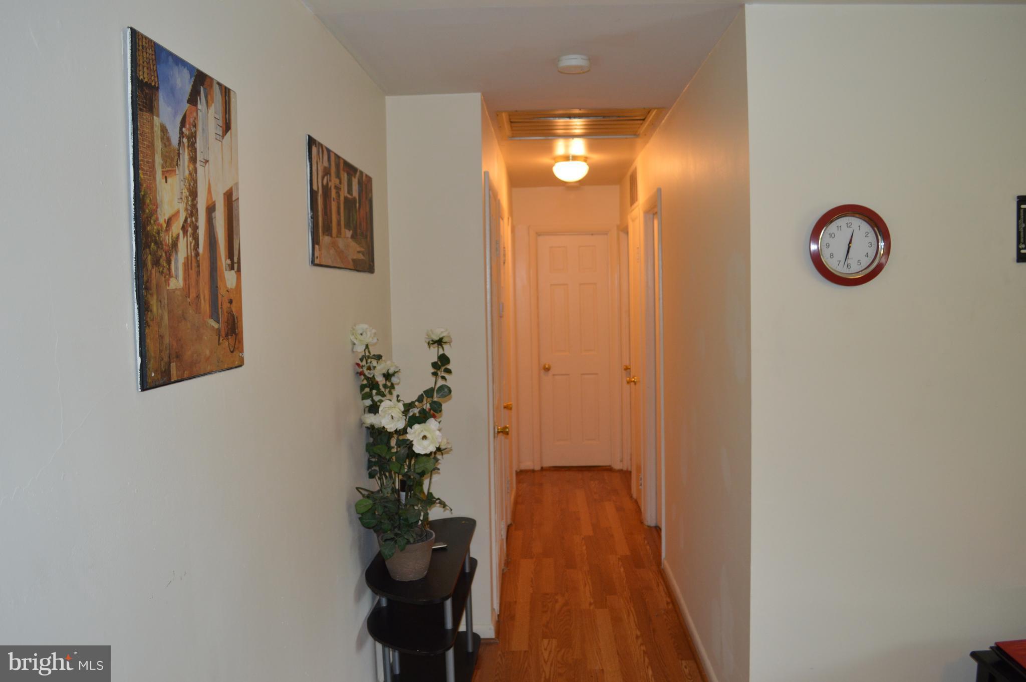 8904 Robin Place Laurel, MD 20708 - Photo 16 of 24 Hallway