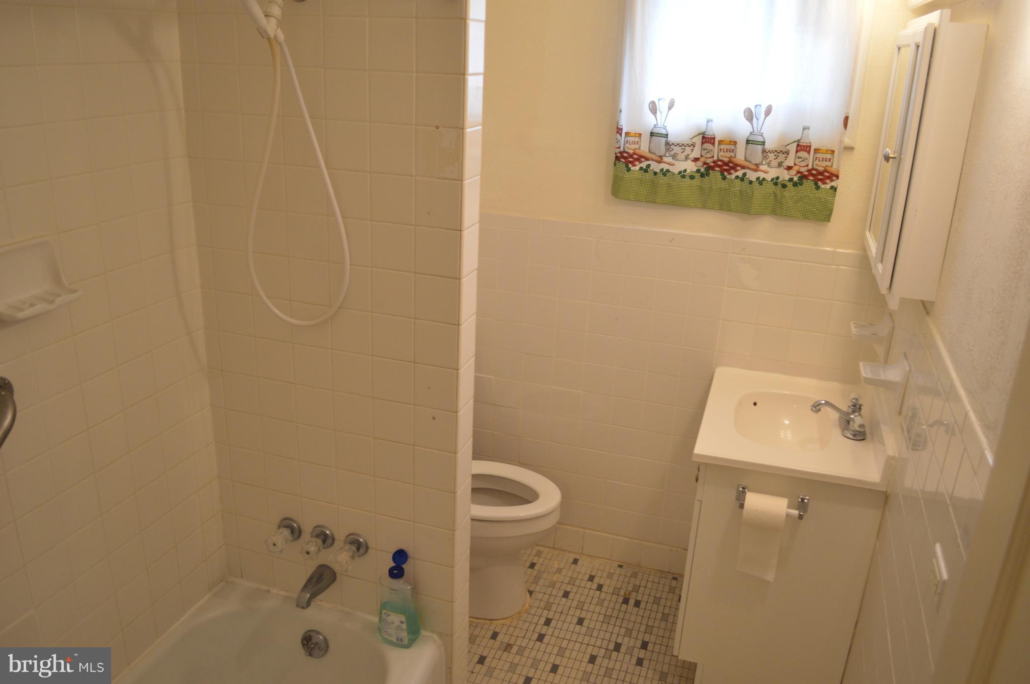 8904 Robin Place Laurel, MD 20708 - Photo 18 of 24 Bathroom