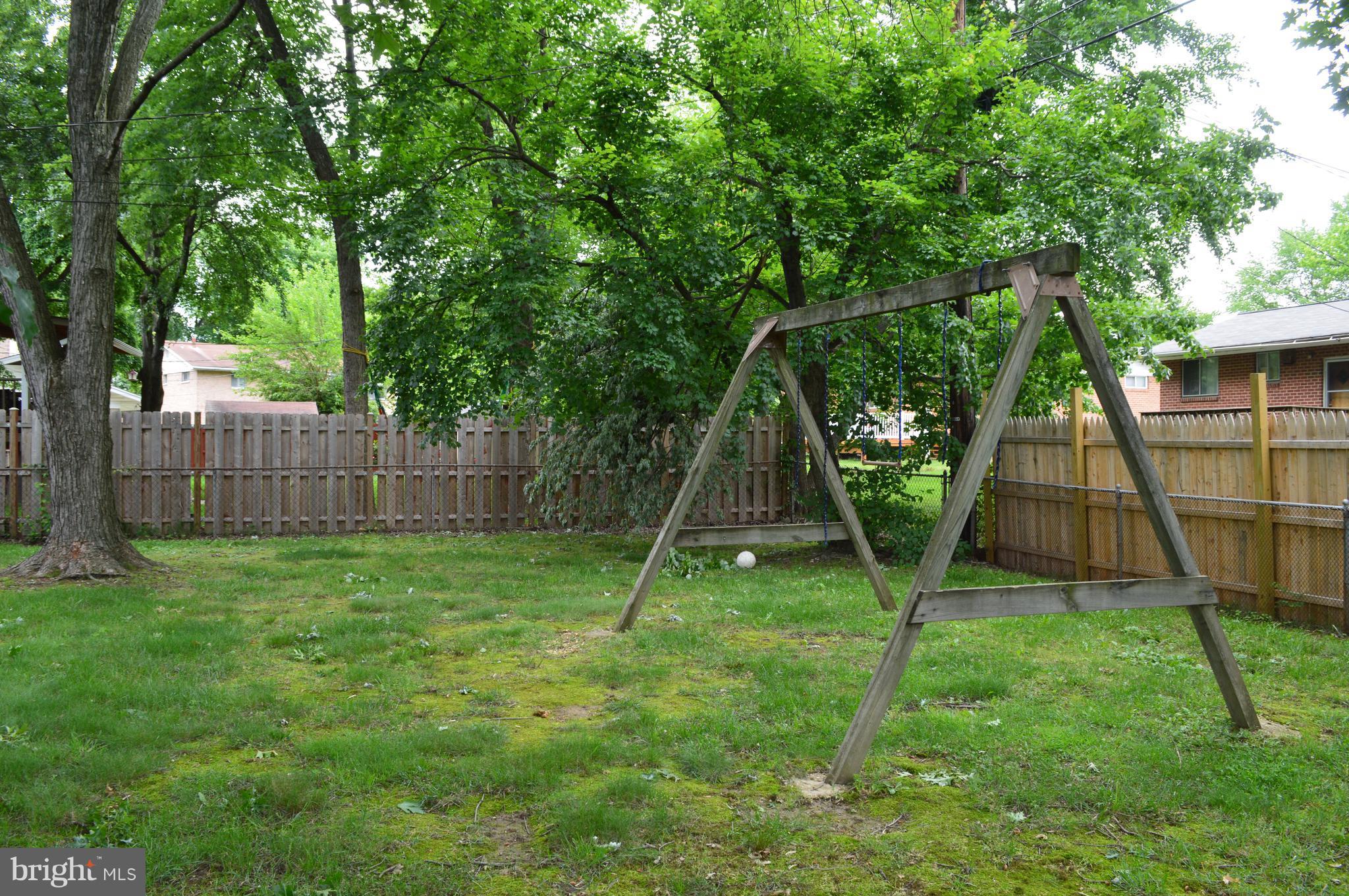 8904 Robin Place Laurel, MD 20708 - Photo 3 of 24 Backyard
