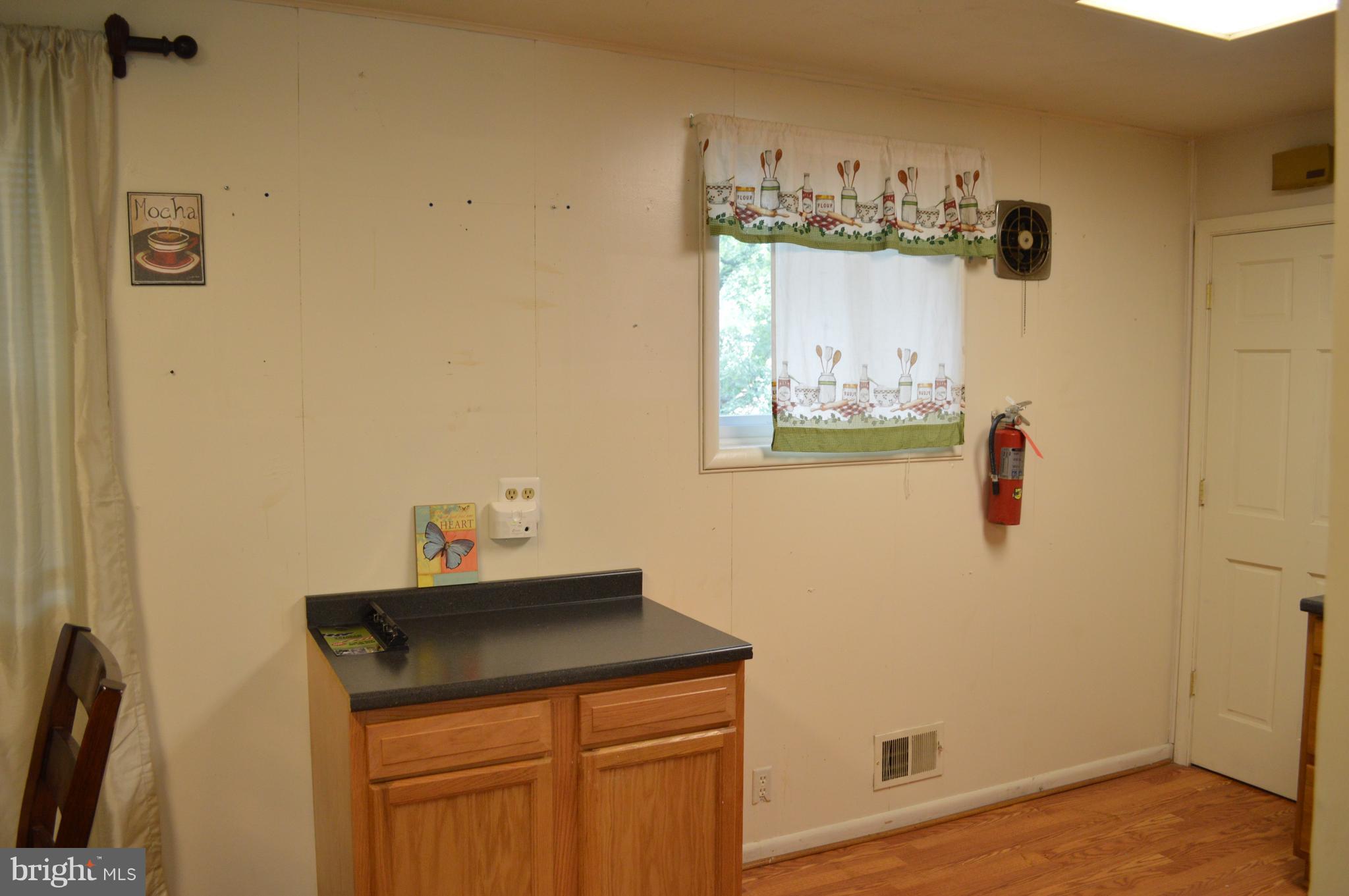 8904 Robin Place Laurel, MD 20708 - Photo 21 of 24 Kitchen