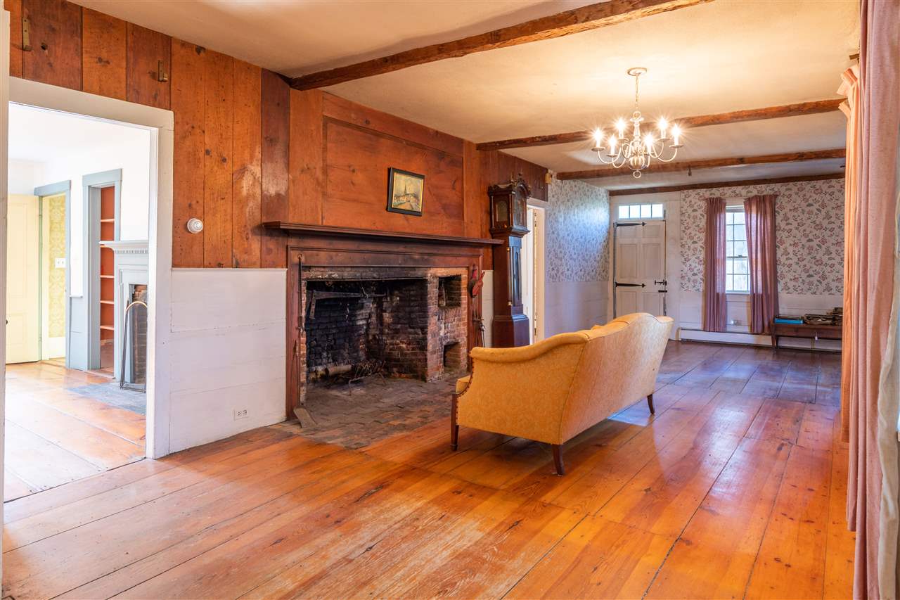 336 Wheeler Road Hollis, NH 03049 - Photo 4 of 36