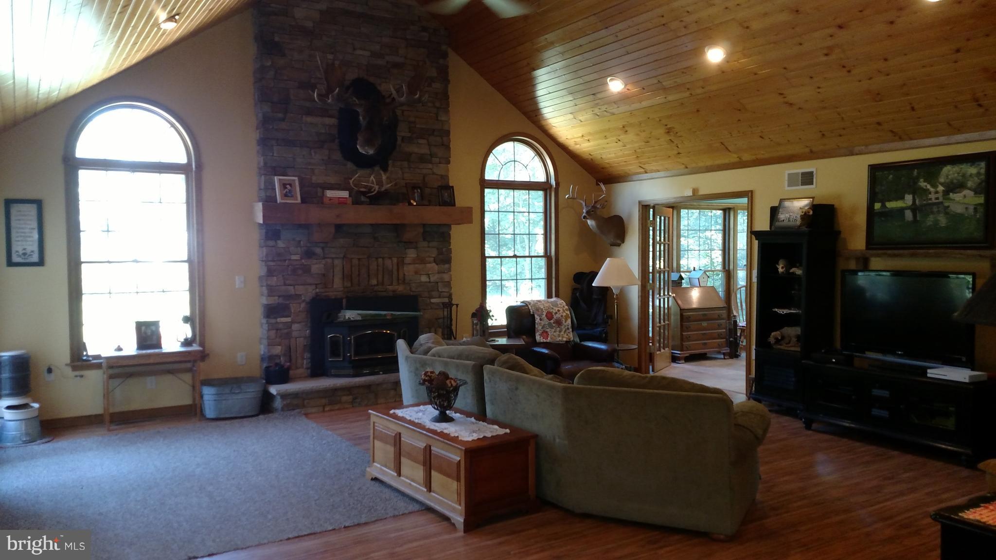 208 Walnut Dale Road Shippensburg, PA 17257 - Photo 5 of 30 Great Room